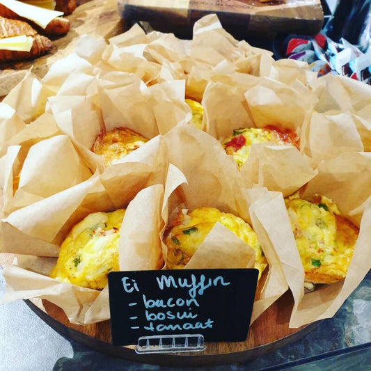 Ei Muffin (bosui en tomaat) — Met bacon